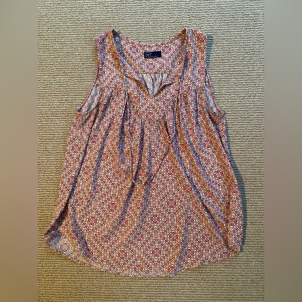 GAP sleeveless tank/shell